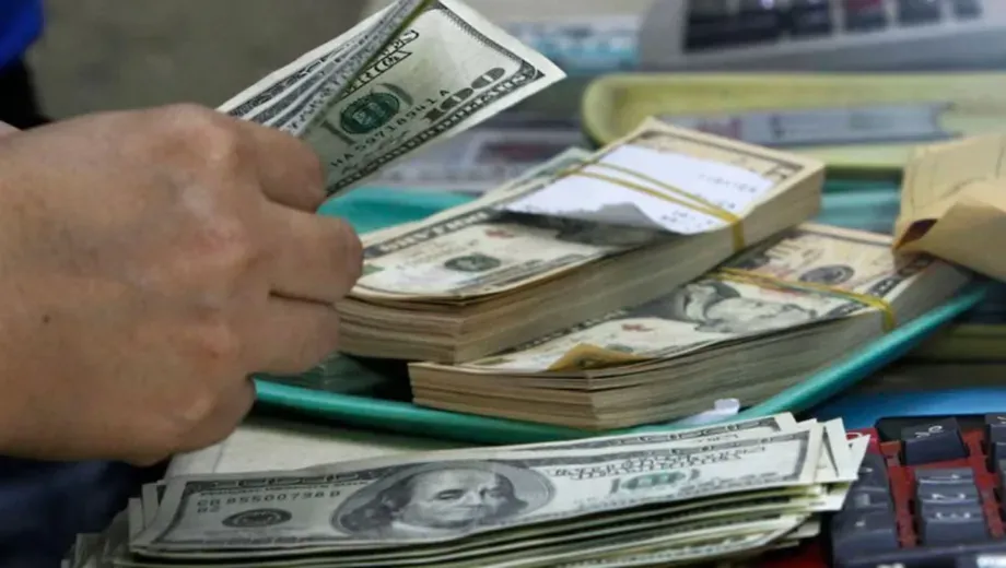 dolares